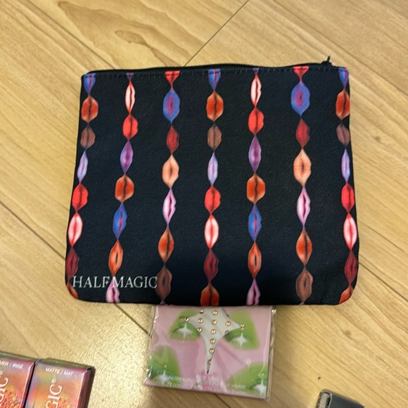 Half Magic Makeup Set - Picture 6 of 6